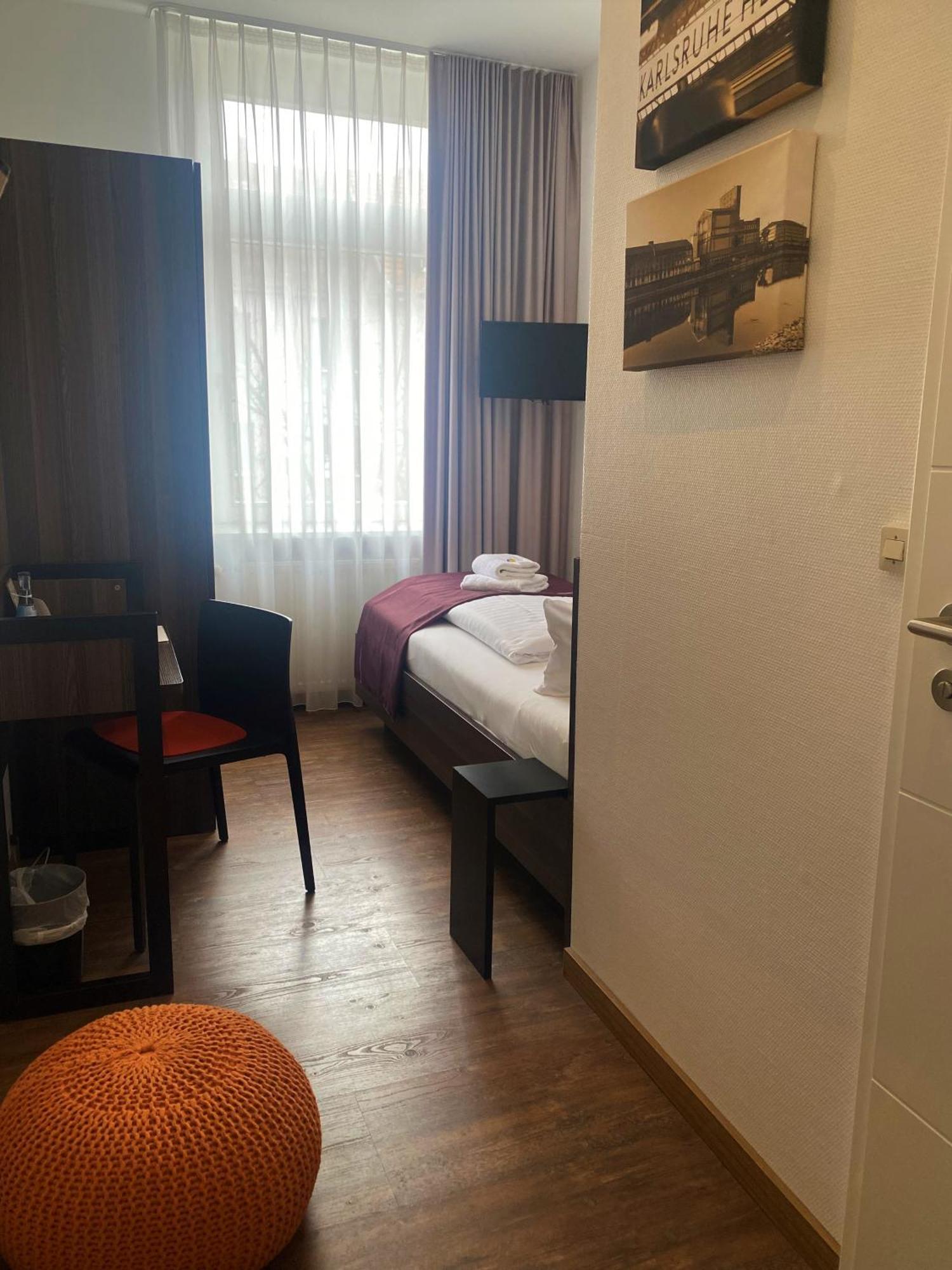 Sevendays Hotel Карлсруе Екстер'єр фото