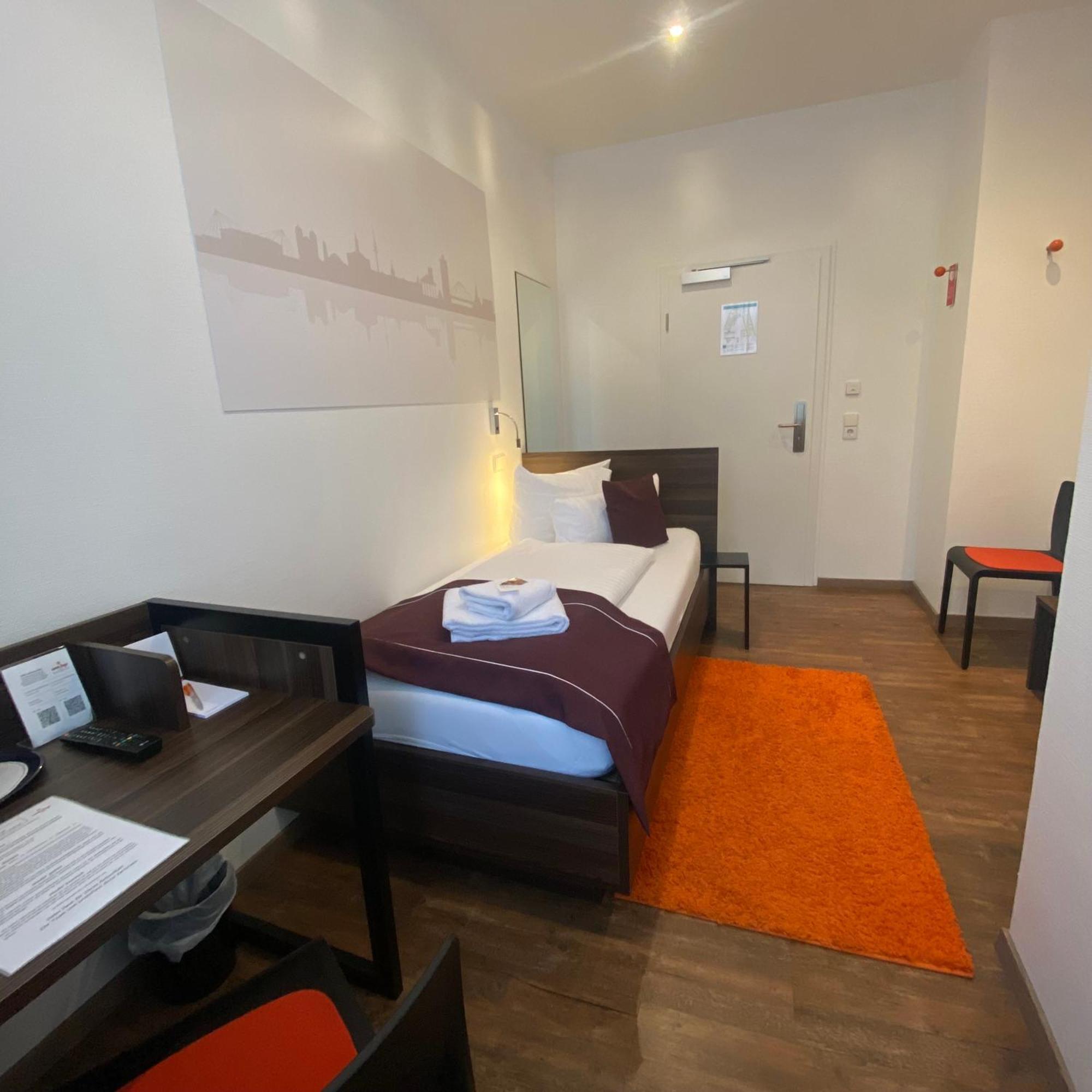 Sevendays Hotel Карлсруе Екстер'єр фото