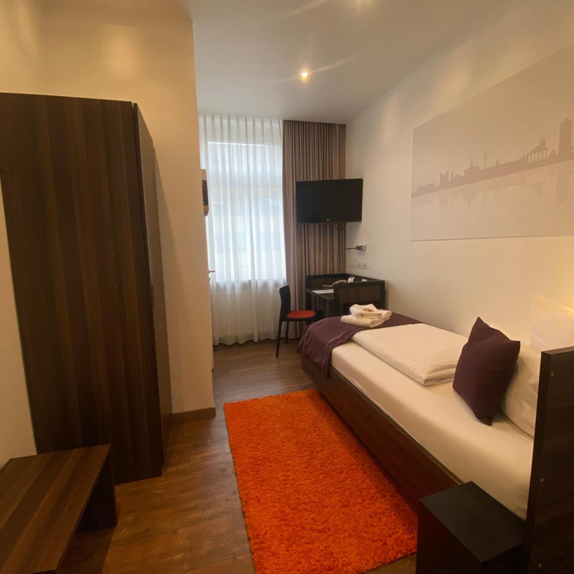 Sevendays Hotel Карлсруе Екстер'єр фото