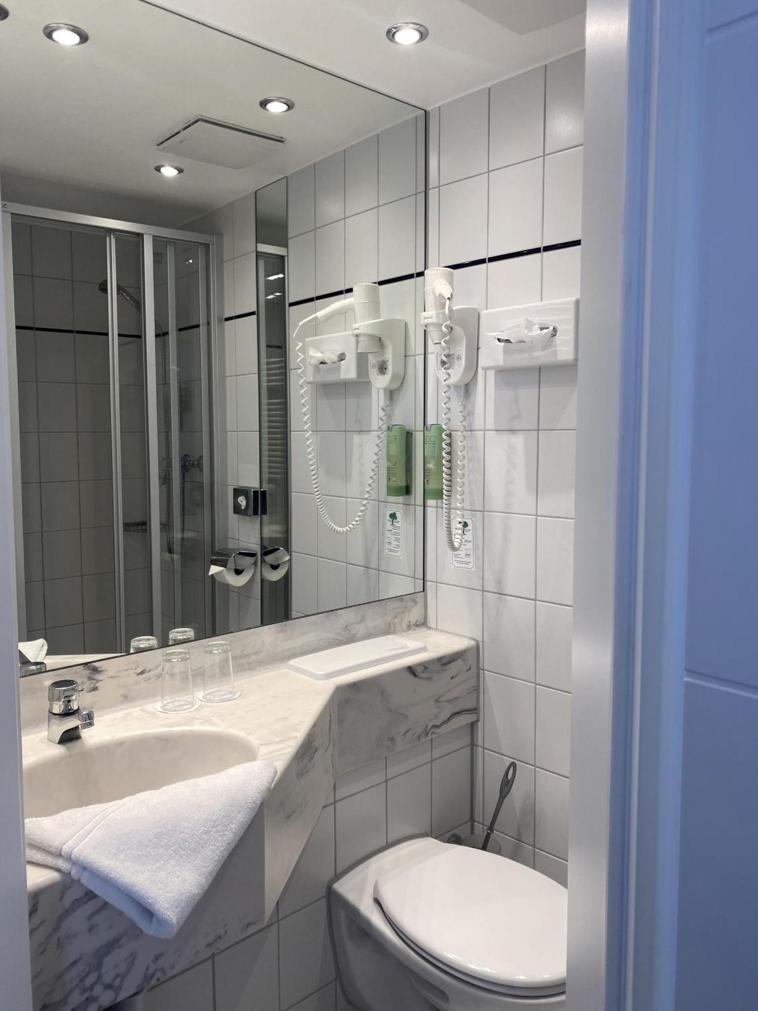 Sevendays Hotel Карлсруе Екстер'єр фото