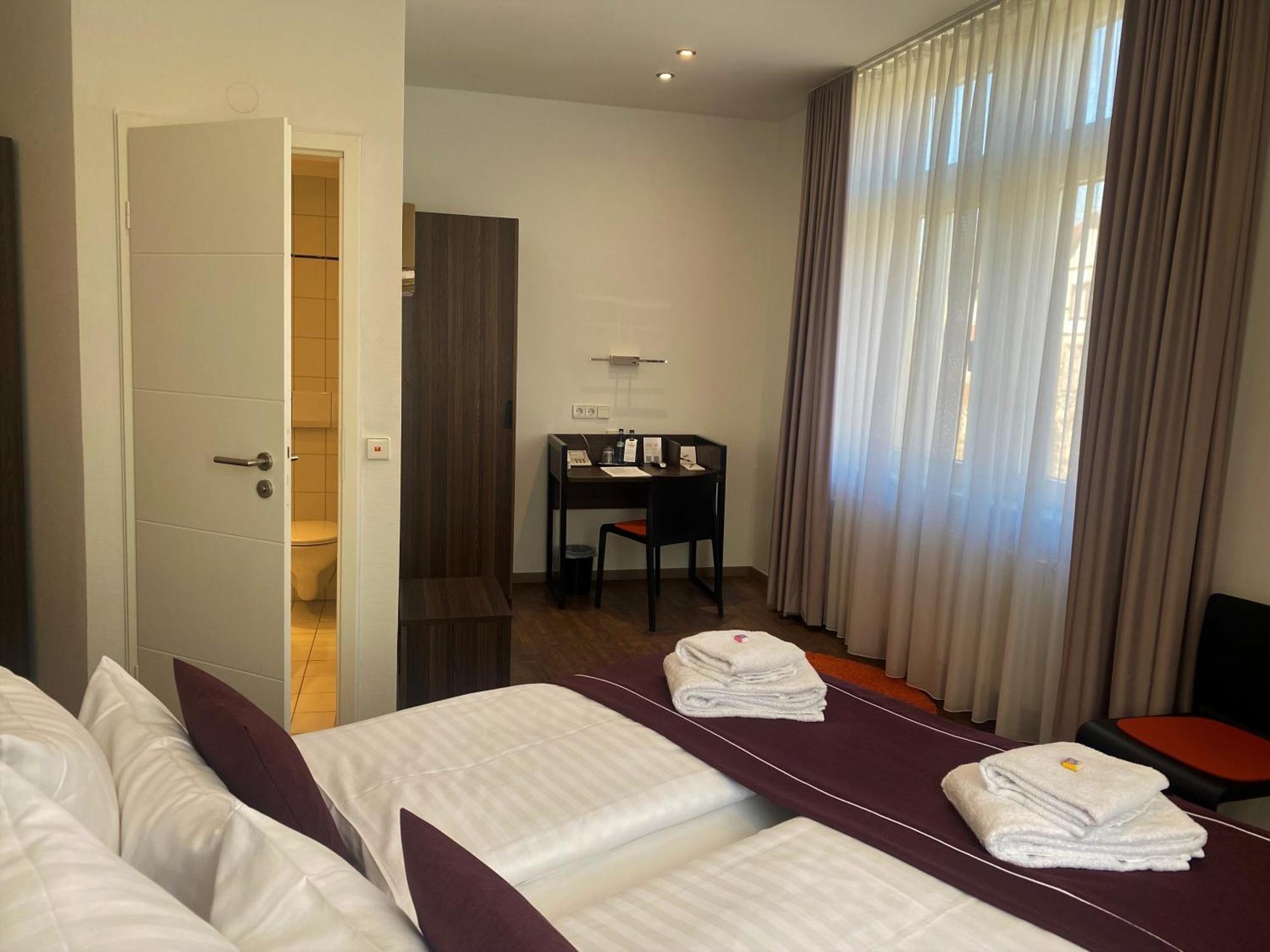 Sevendays Hotel Карлсруе Екстер'єр фото