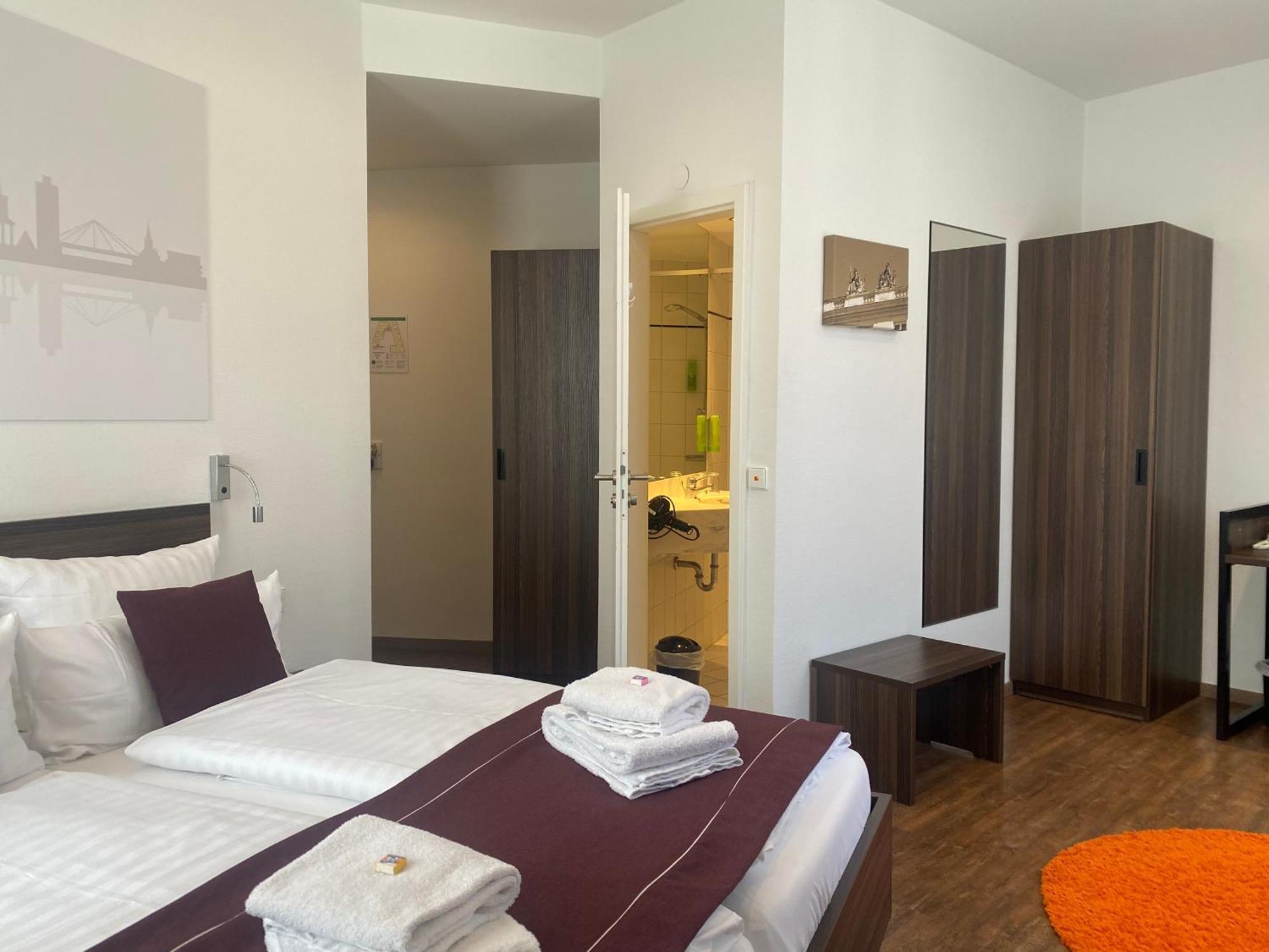 Sevendays Hotel Карлсруе Екстер'єр фото