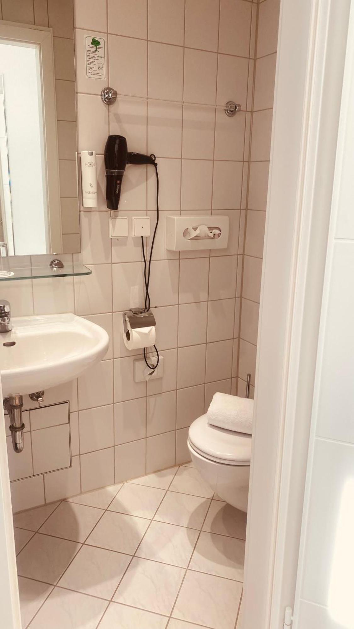 Sevendays Hotel Карлсруе Екстер'єр фото